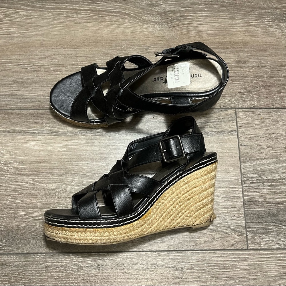 Black wedges
